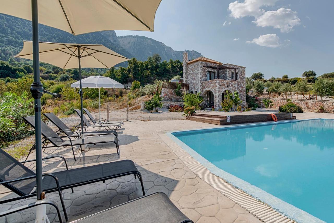 Salakos Villas *