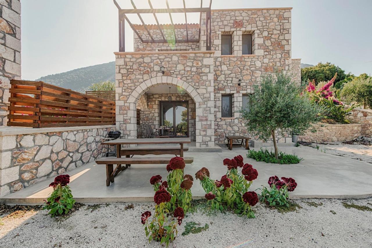 Salakos Villas *
