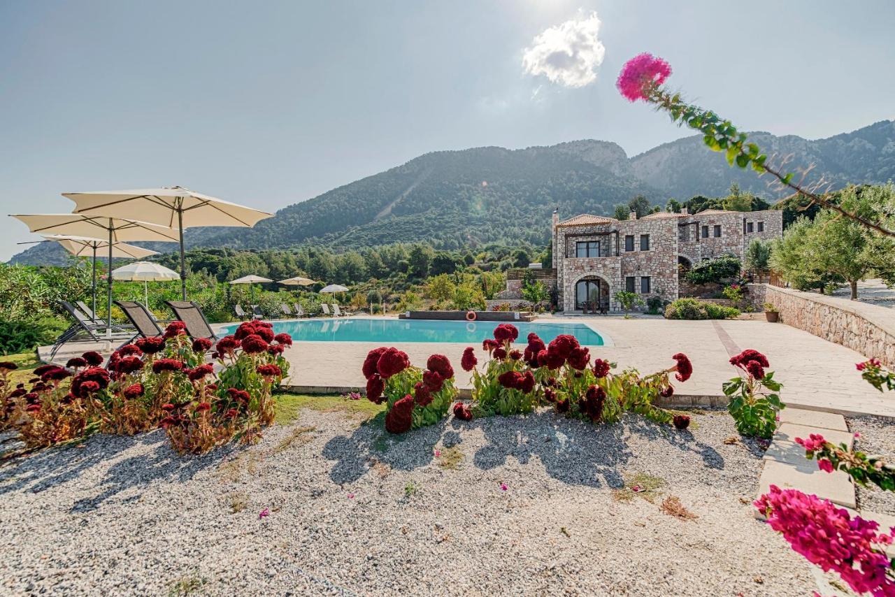 Salakos Villas *