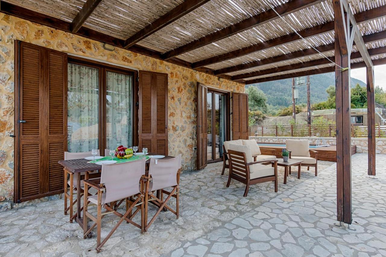 Salakos Villas *